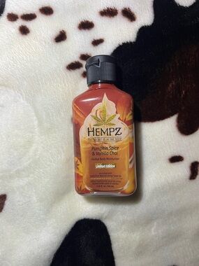 ✨Unused HEMPZ travel size Pumpkin Spice & Vanilla Chai✨